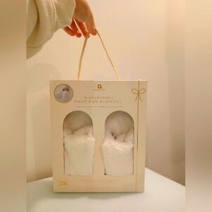 Aroma Home Cream Faux Fur Microwavable Mule Slippers
